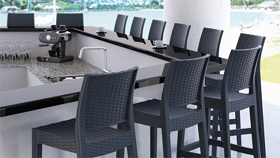 outdoor bar stools
