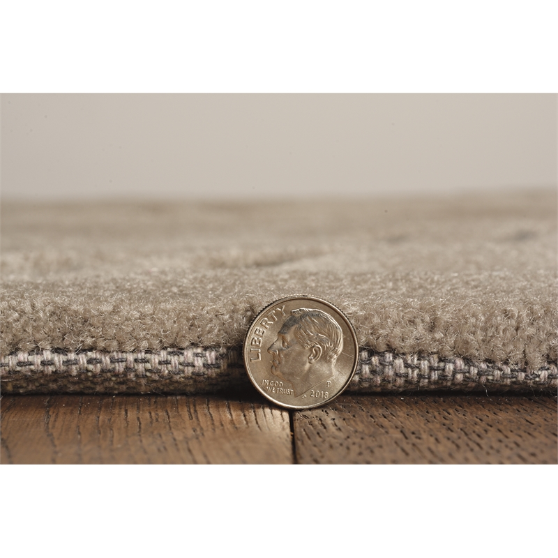 Linon Trio Emblem Hand Tufted Polyester 5'x7' Area Rug in Gray