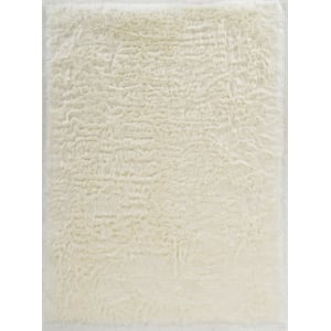 Linon Shep Faux Fur Tufted Acrylic 3'x5' Rug in White