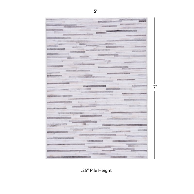 Linon Laredo Tanner Woven Polyester 5'x7' Rug in Gray