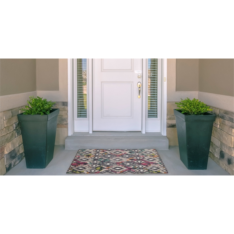 Linon Indoor Outdoor Machine Washable Conch Accent 2'x3' Rug in Ivory and Gray