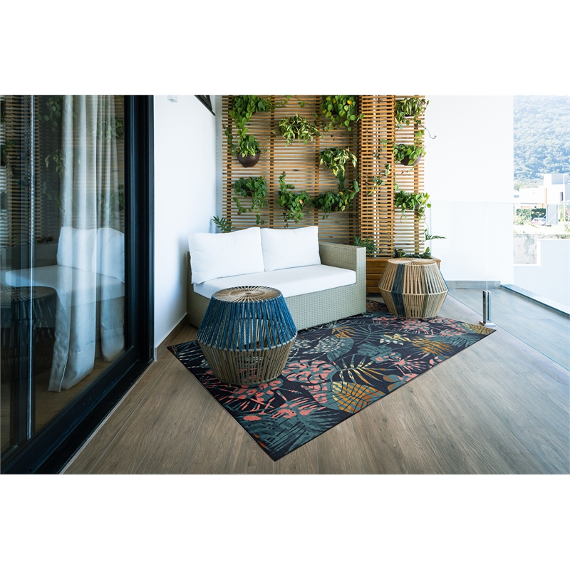 Linon Indoor Outdoor Machine Washable Myrtle Accent 3'x5' Rug in Navy and Gold