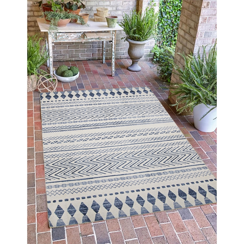 Linon Indoor Outdoor Machine Washable Skip Accent 3'x5' Rug in Ivory and Blue