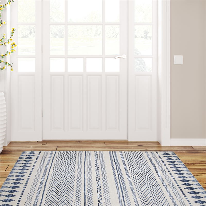 Linon Indoor Outdoor Machine Washable Skip Accent 3'x5' Rug in Ivory and Blue