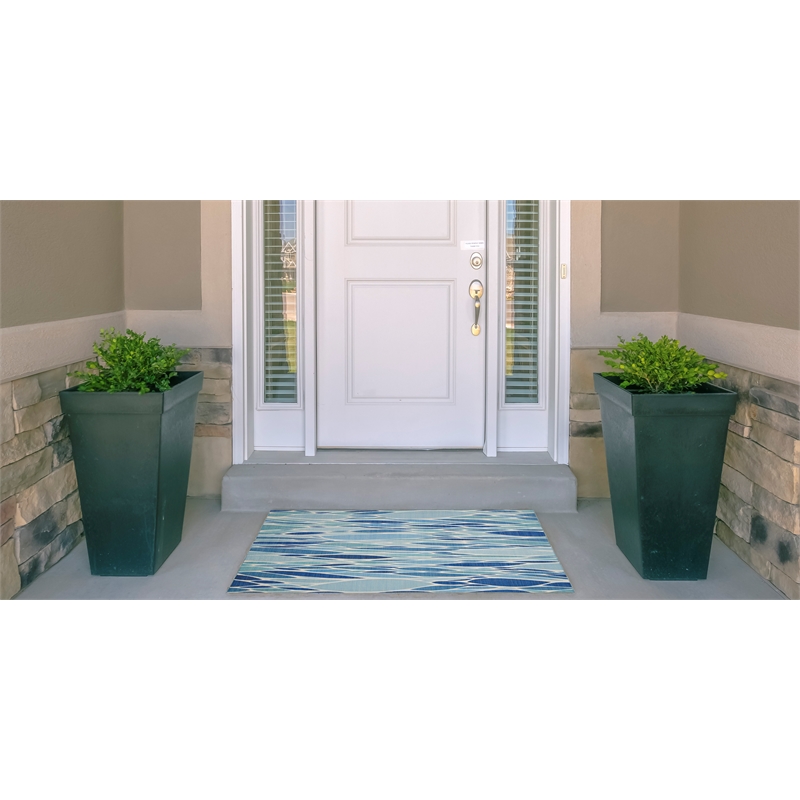 Linon Indoor Outdoor Machine Washable Kai Accent 2'x3' Rug in Blue and Ivory