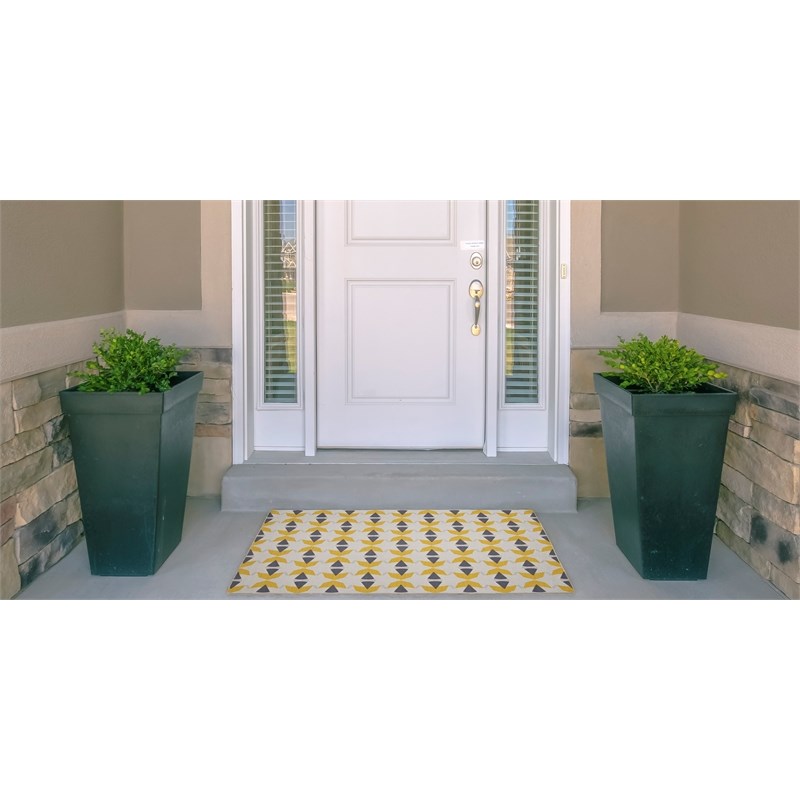 Linon Indoor Outdoor Machine Washable Lucia Polyester Accent 2'x3' Rug in Ivory