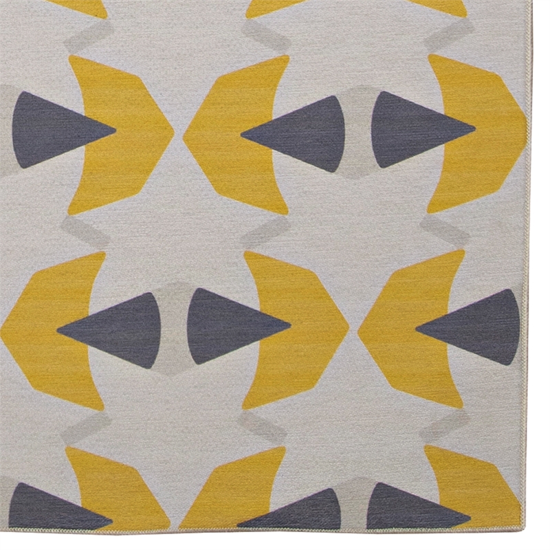 Linon Indoor Outdoor Machine Washable Lucia Area 5'x7' Rug in Ivory and Yellow