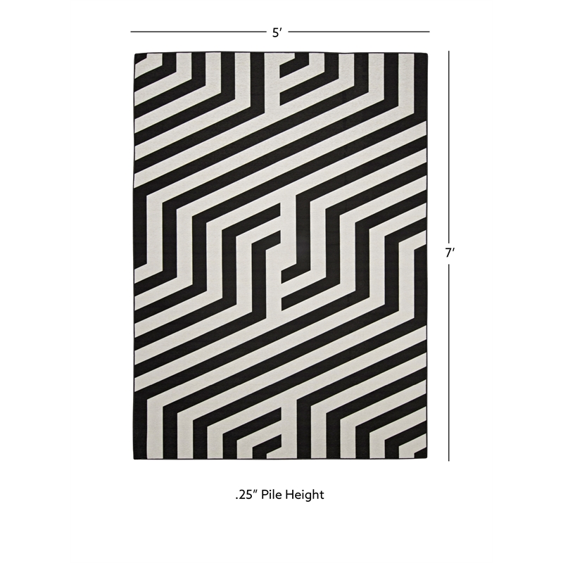 Linon Indoor Outdoor Machine Washable Kona Area 5'x7' Rug in Ivory and Black