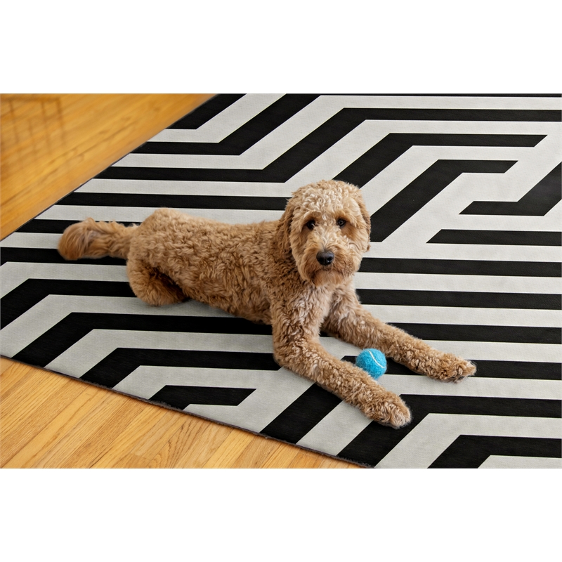 Linon Indoor Outdoor Machine Washable Kona Area 7'x9' Rug in Ivory and Black