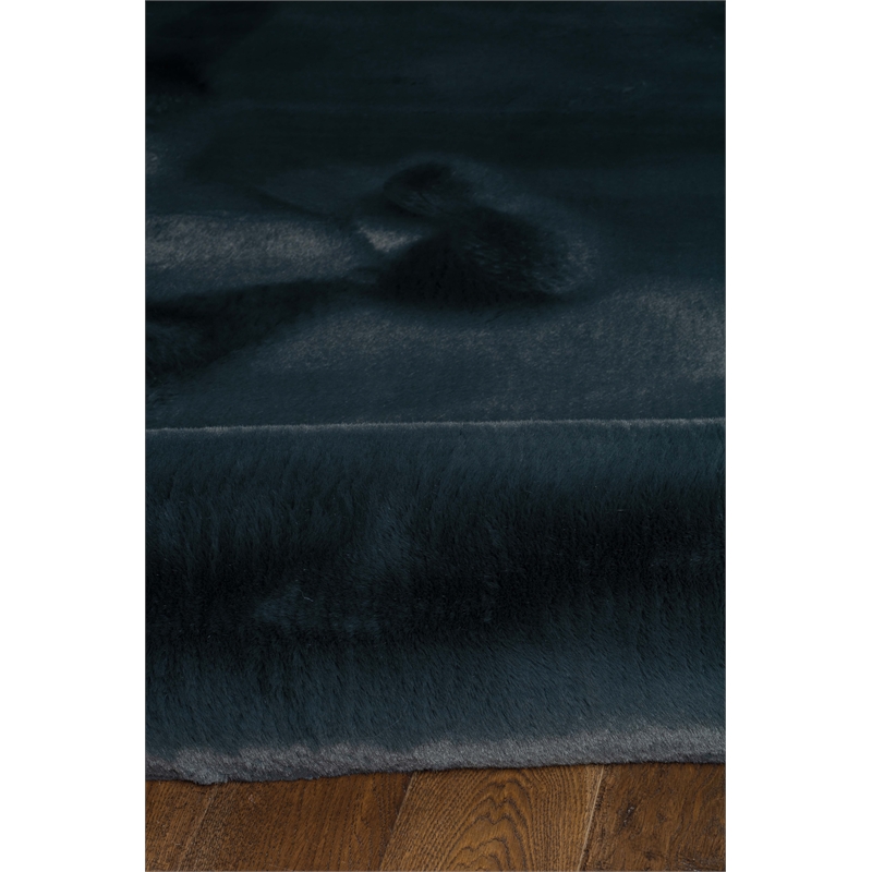 Linon Maven Faux Rabbit Polyester 7'6