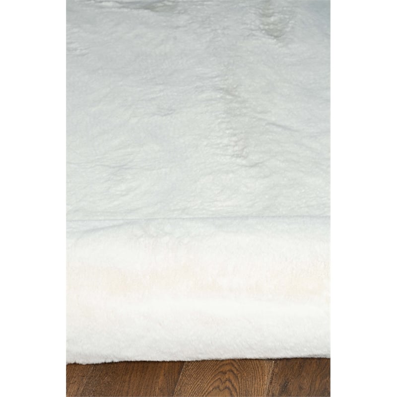 Linon Maven Faux Rabbit Polyester 7'6