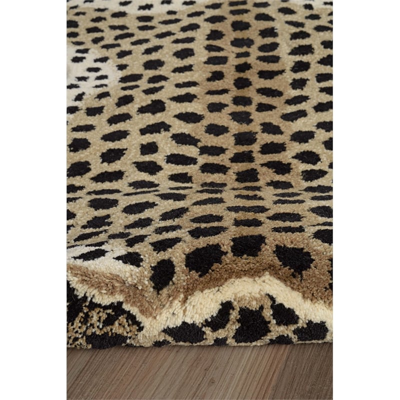 Linon 2' X 3' Jungle Cheetah Shaped Accent Rug in Gold and Black Wool