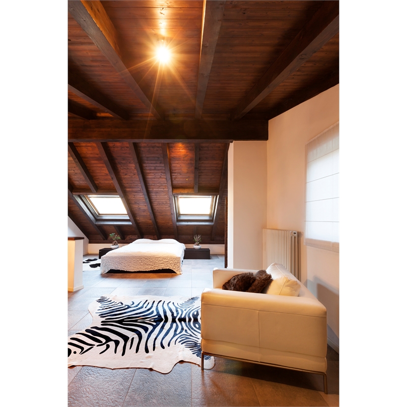 Linon Cowhide Stencil Full Skin in Black