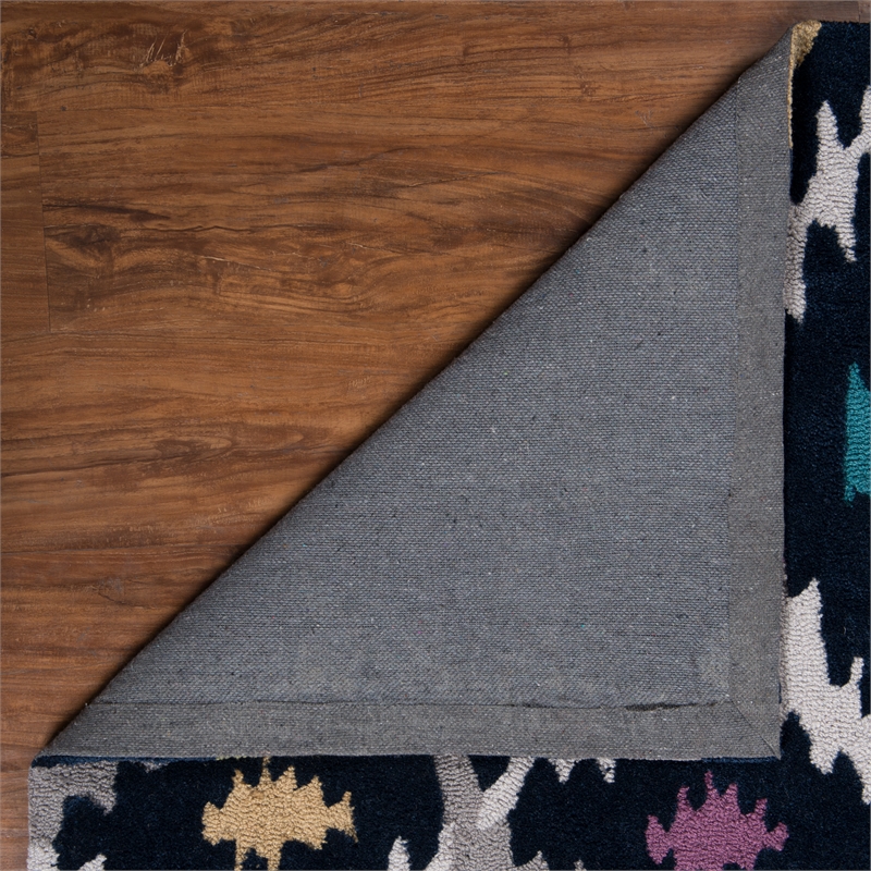 Linon Trio Paxton Hand Tufted Polyester 5'x7' Rug in Gray