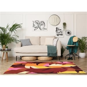 Linon Trio Bold Floral Hand Tufted Polyester 5'x7' Rug in Magenta Pink