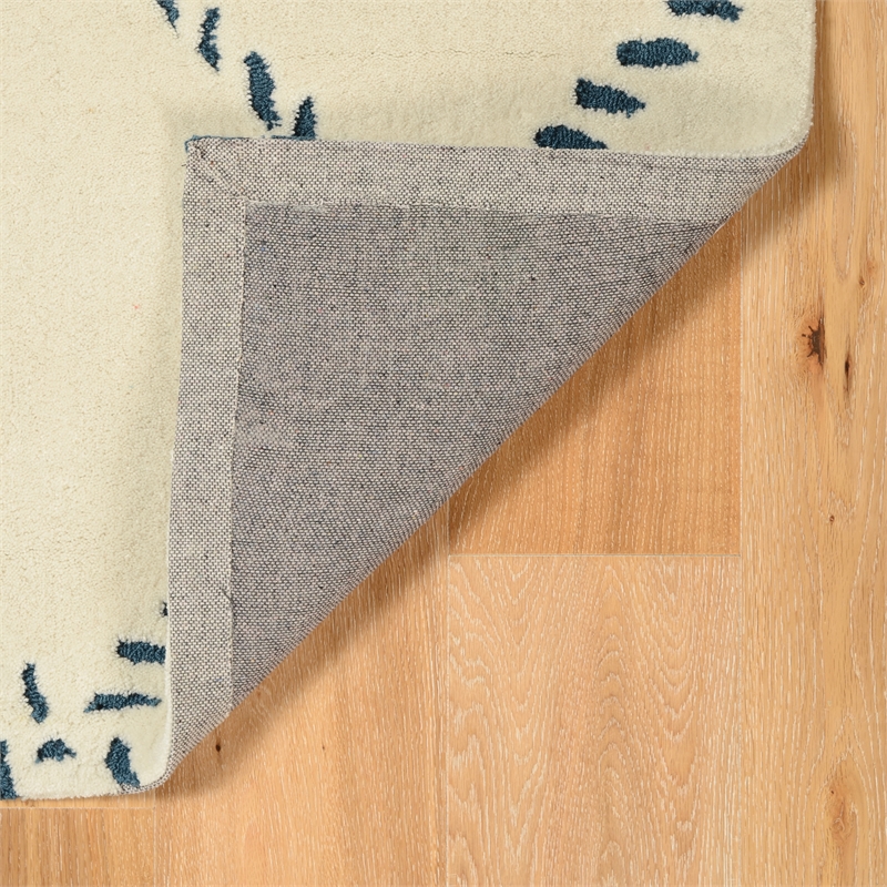 Linon Trio Damask Hand Tufted Polyester 8'x10' Rug in Aqua Blue and Ivory