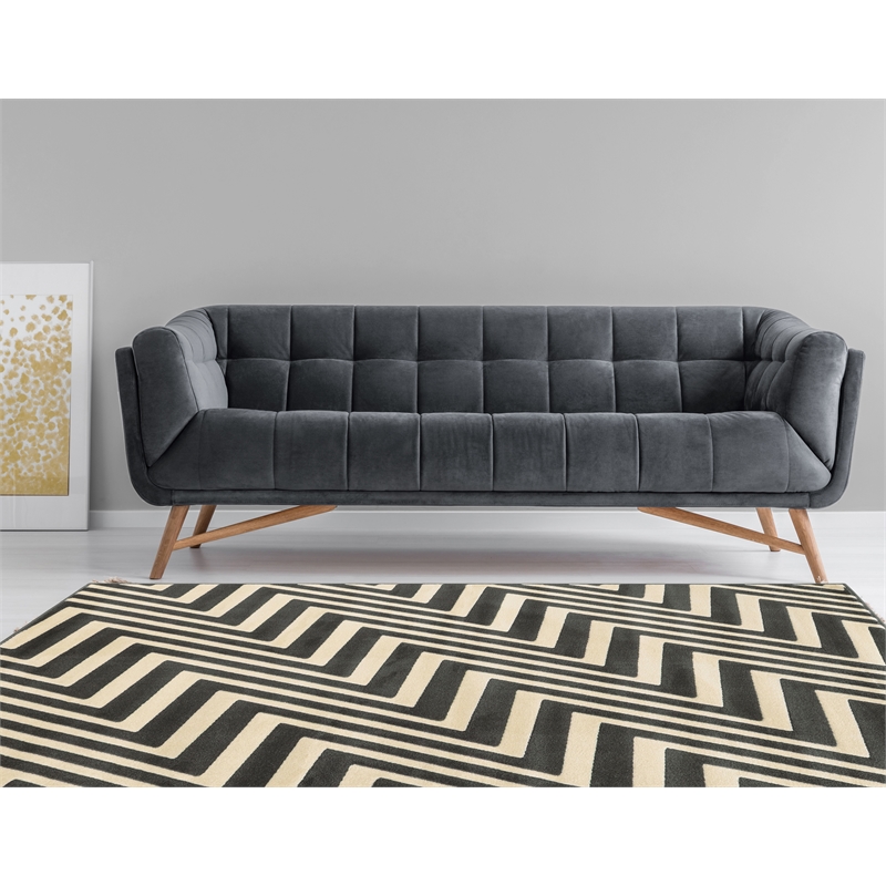 Linon Roma Zigzag Power Loomed Polypropylene 5'x7' Rug in Gray