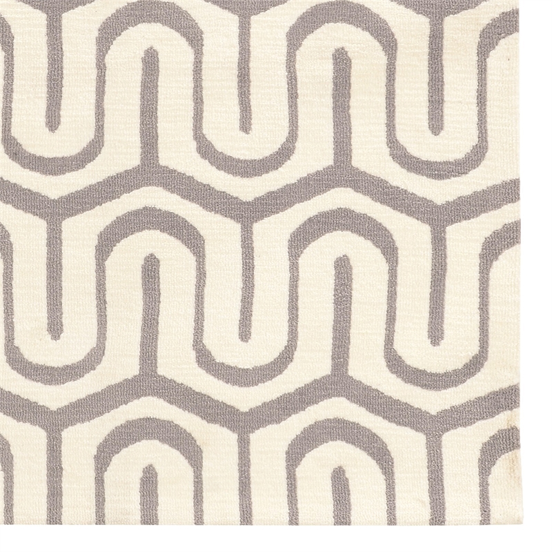 Linon Geo Sasha Hand Tufted Microfiber Polyester 5'x7' Rug in Gray
