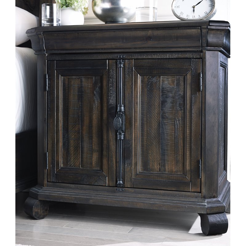 Magnussen Bellamy Traditional Peppercorn Bachelor Door Chest