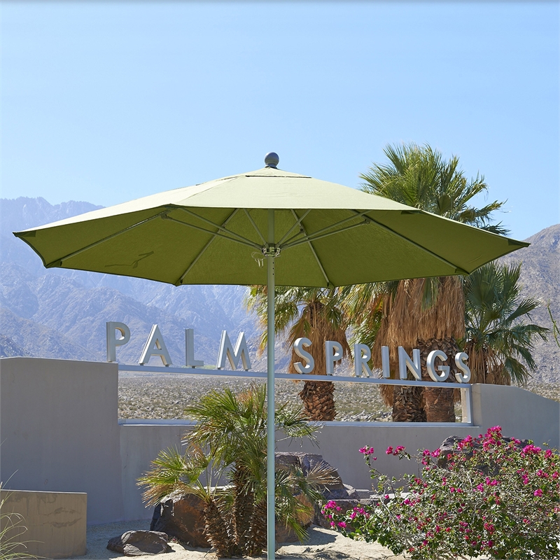 California Umbrella Venture 9' Silver Market Umbrella in Natural