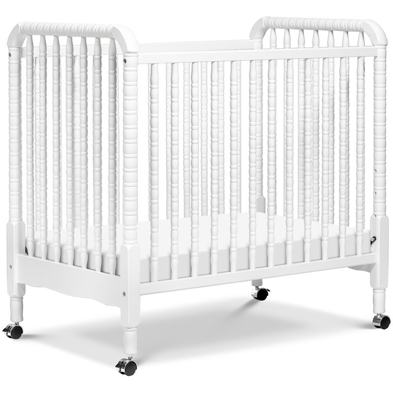 DaVinci Jenny Lind Pine Wood 3-in-1 Convertible Mini Crib in White