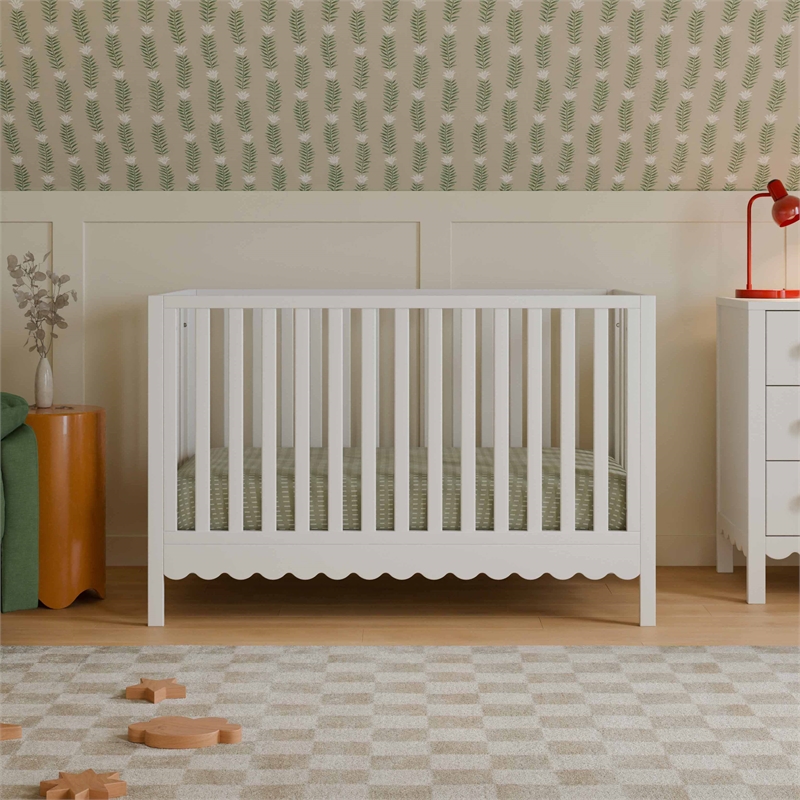 DaVinci Sammy Scallop 4-in-1  Convertible Crib in White