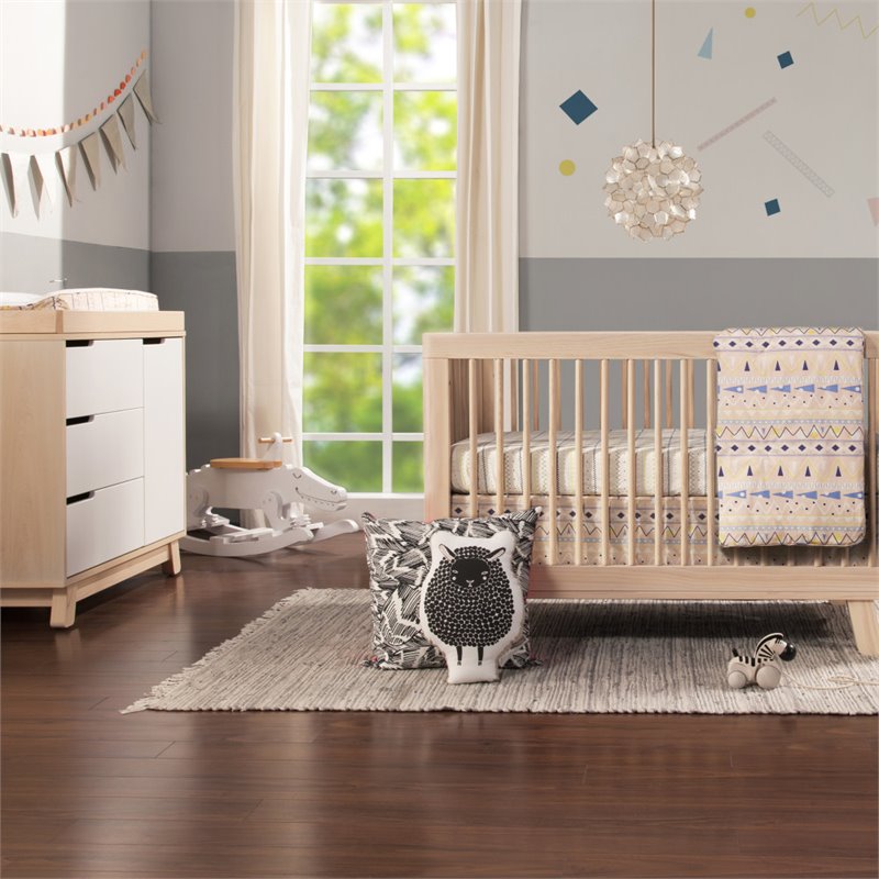 3-in-1 Convertible Crib Set with Dresser and Changing Tray in Natural
