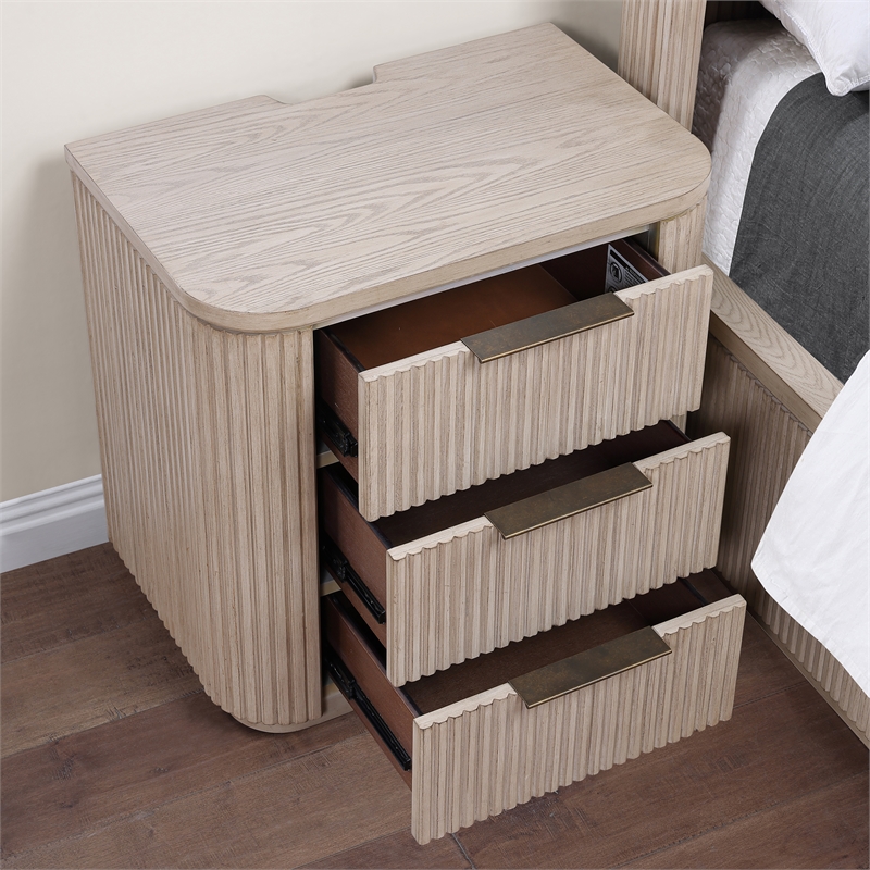 Steve Silver Henry Nightstand w/ USB-C in Sand