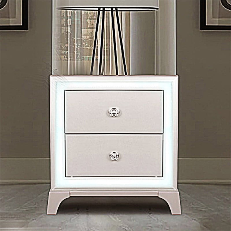 Steve Silver Cassie 4-Piece Queen Bedroom Set in Off White
