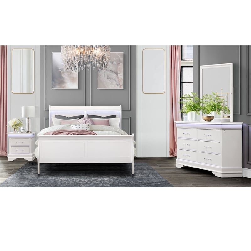 Global Furniture USA Charlie Traditional/Modern White Wood Mirror
