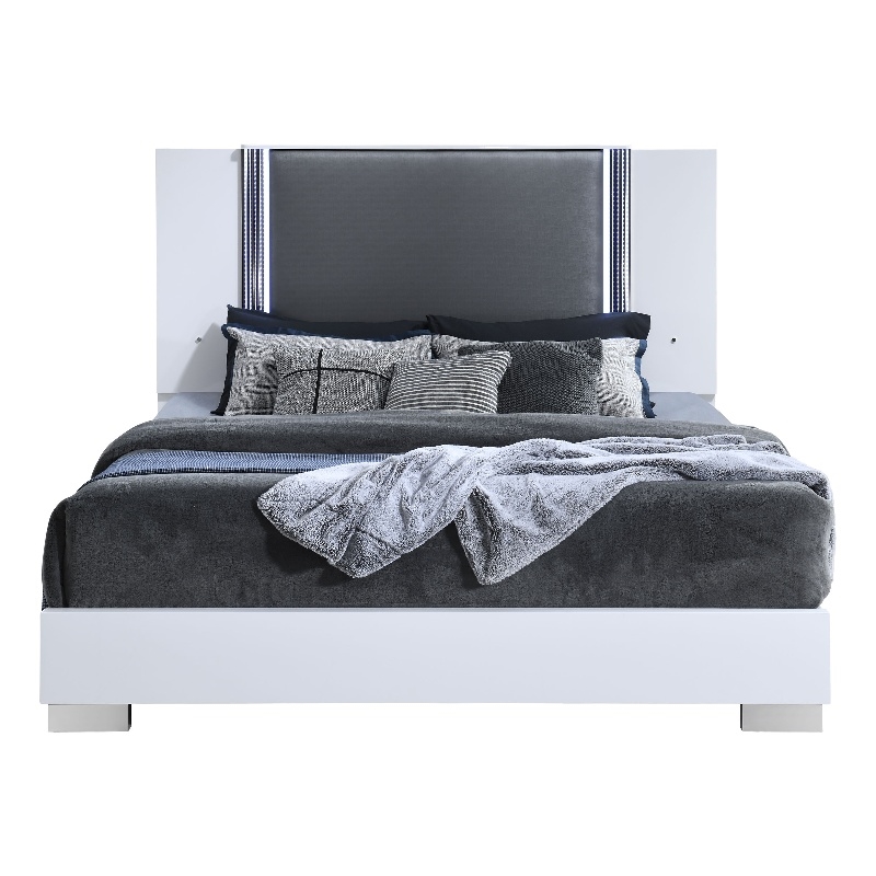 Global Furniture USA Ylime Smooth White Wooden King Bed With LED