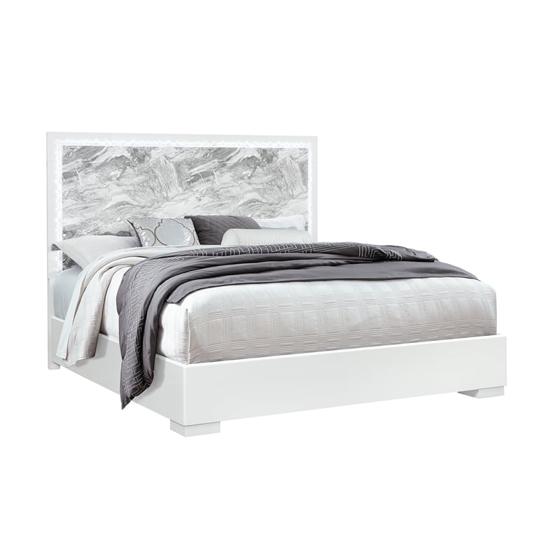 Naomi Silver with Faux Marble Detailing King Bedroom Set with LED Light