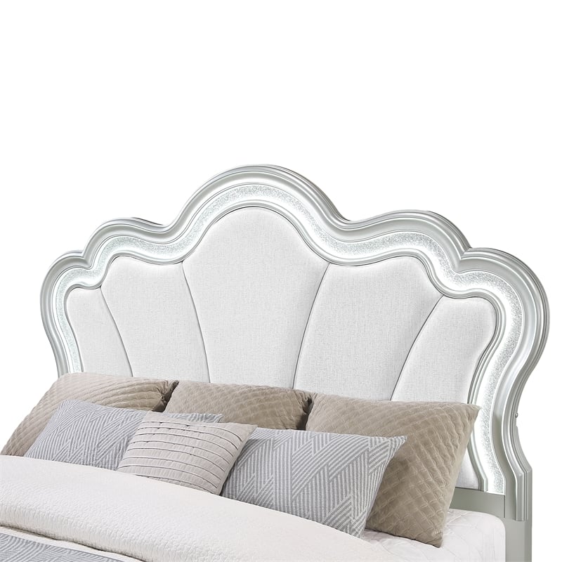 Global Furniture Aria Queen Bed with LED in Silver