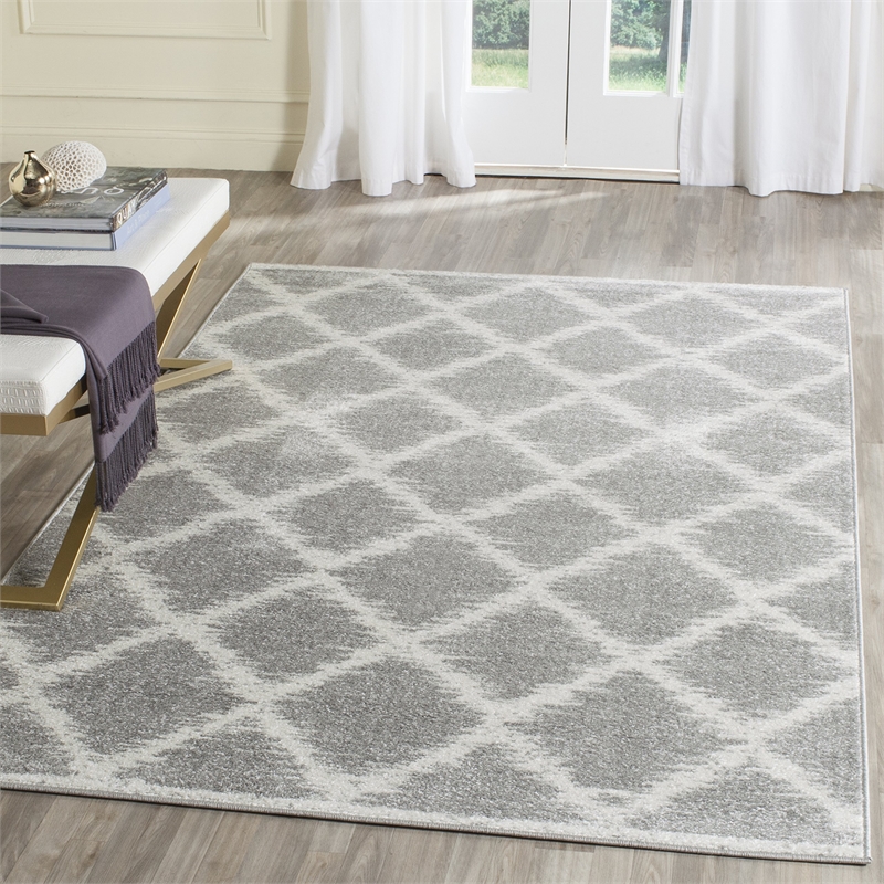 Safavieh Adirondack 4' X 6' Power Loomed Rug in Silver and Ivory