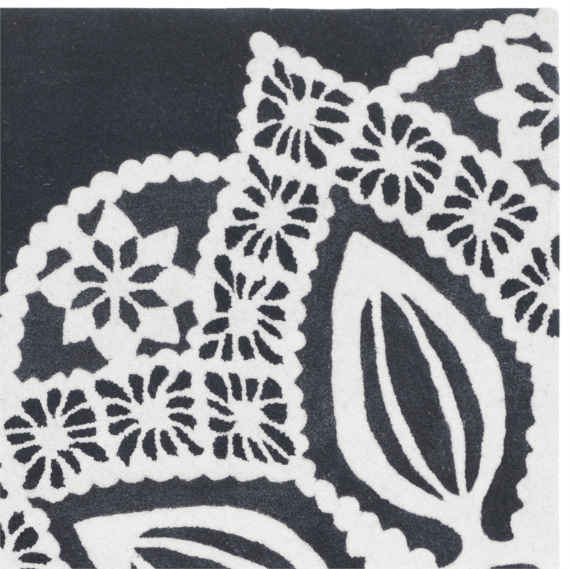 Safavieh Allure 5' X 8' Hand Tufted Wool Rug in Gray and Ivory