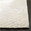 Safavieh Bella 4' X 6' Hand Tufted Wool Pile Rug in Silver and Ivory