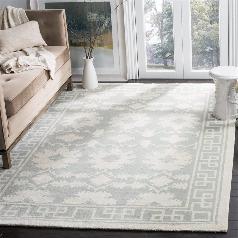 Safavieh Bella 5' Square Hand Tufted Wool Rug in Gray and Ivory