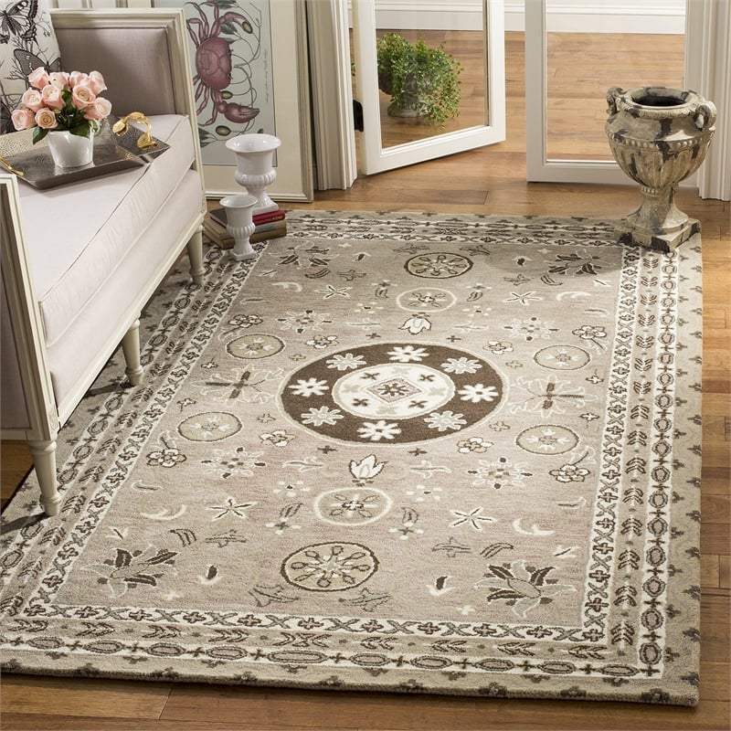 Safavieh Bella 4' X 6' Hand Tufted Wool Rug in Taupe and Light Gray