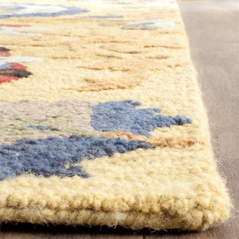 Safavieh Blossom 4' X 6' Hand Hooked Wool Rug in Gold