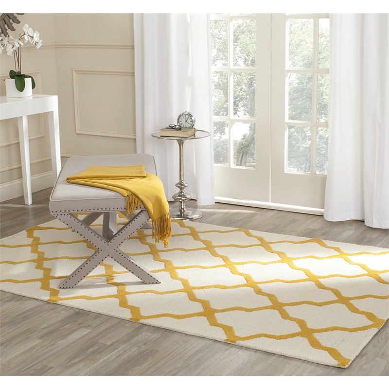 Safavieh Cambridge 5' X 8' Hand Tufted Wool Rug in Ivory and Gold