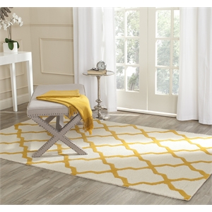 Safavieh Cambridge 5' X 8' Hand Tufted Wool Rug in Ivory and Gold