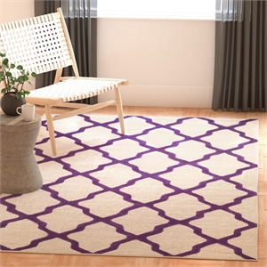 Safavieh Cambridge 4' X 6' Hand Tufted Wool Rug in Ivory and Purple