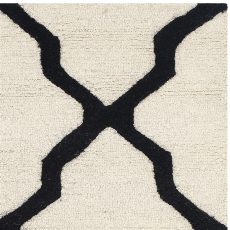 Safavieh Cambridge 2' X 3' Hand Tufted Wool Rug in Ivory and Black