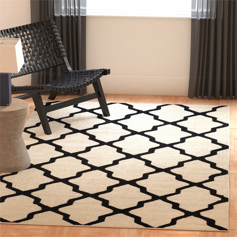 Safavieh Cambridge 3' X 5' Hand Tufted Wool Rug in Ivory and Black