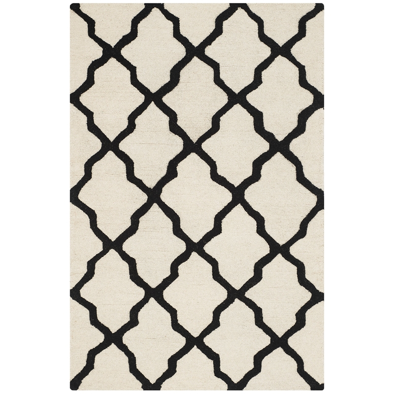 Safavieh Cambridge 4' X 6' Hand Tufted Wool Rug in Ivory and Black