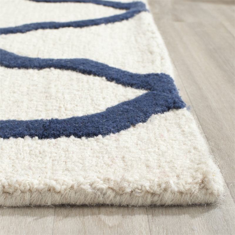 Safavieh Cambridge 8' X 10' Hand Tufted Wool Rug in Ivory and Navy