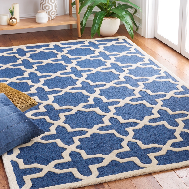 Safavieh Cambridge 2' X 3' Wool Hand Tufted Rug in Navy / Ivory