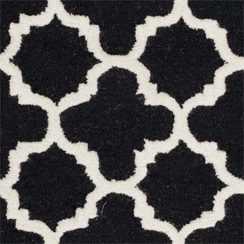 Safavieh Cambridge 5' X 8' Hand Tufted Wool Rug in Black and Ivory