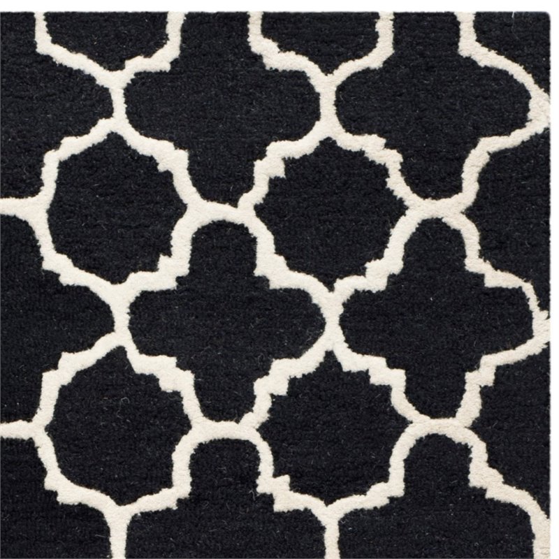Safavieh Cambridge 6' Round Hand Tufted Wool Rug