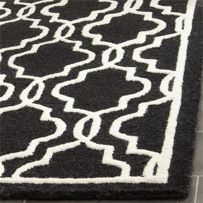 Safavieh Cambridge 3' X 5' Hand Tufted Wool Rug in Black and Ivory